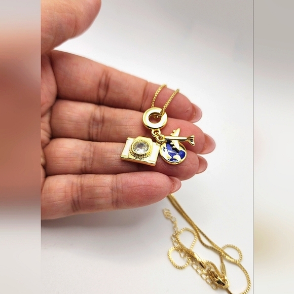 ‼️NEW IN‼️Vintage Camera Necklace🔥 - Picture 4 of 7